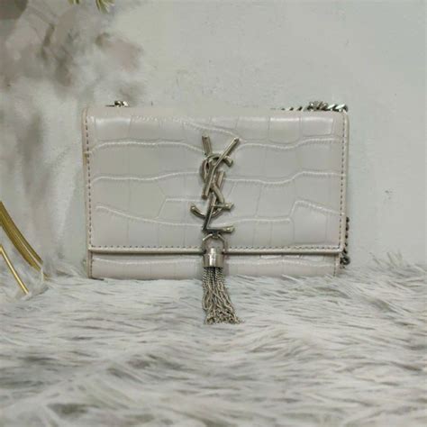 กระเป๋า ysl สีขาว